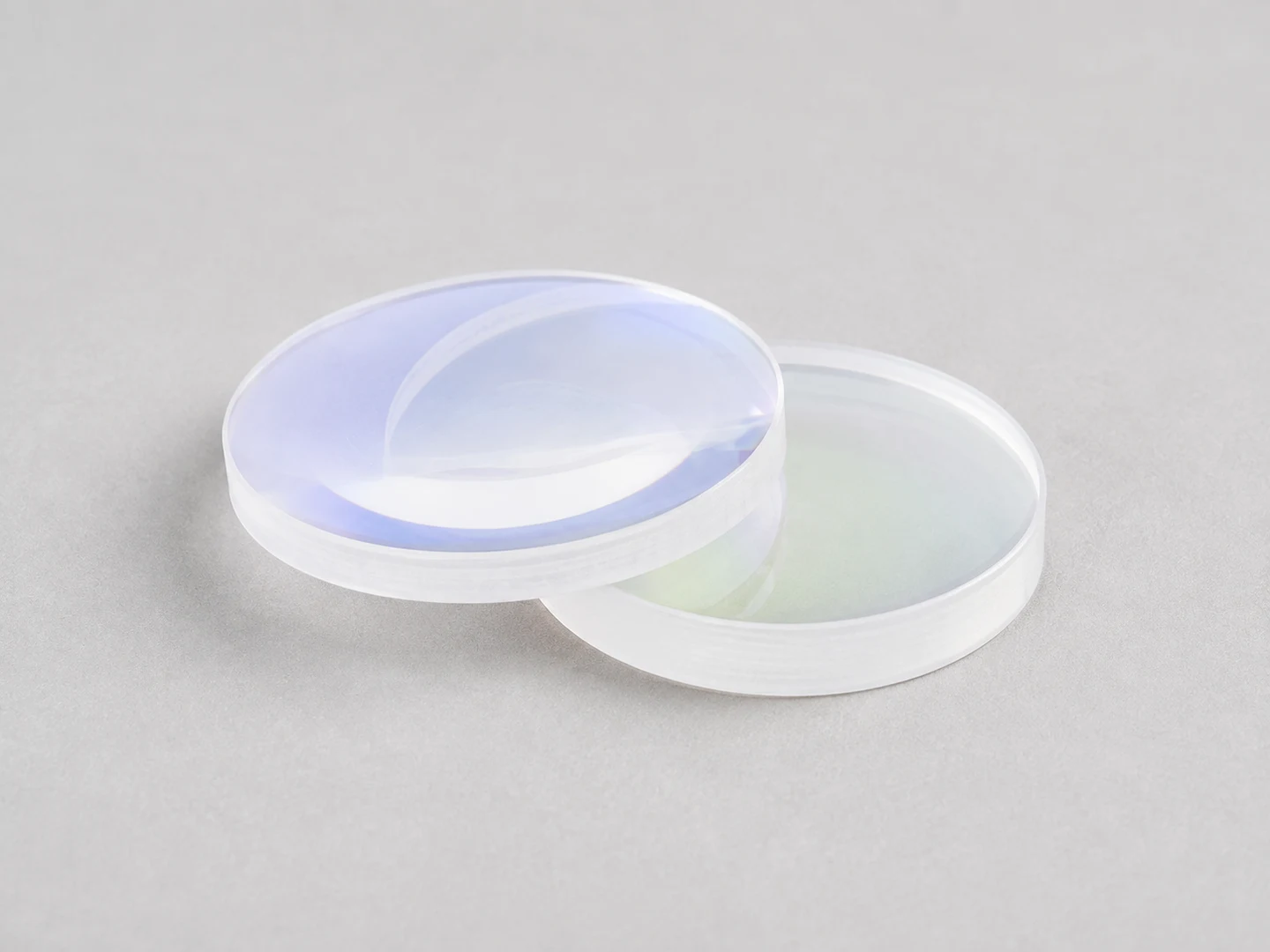 Focusing and collimating lenses. Example product in this category. The studio background is retouched; the version and supplied items are confirmed on request.